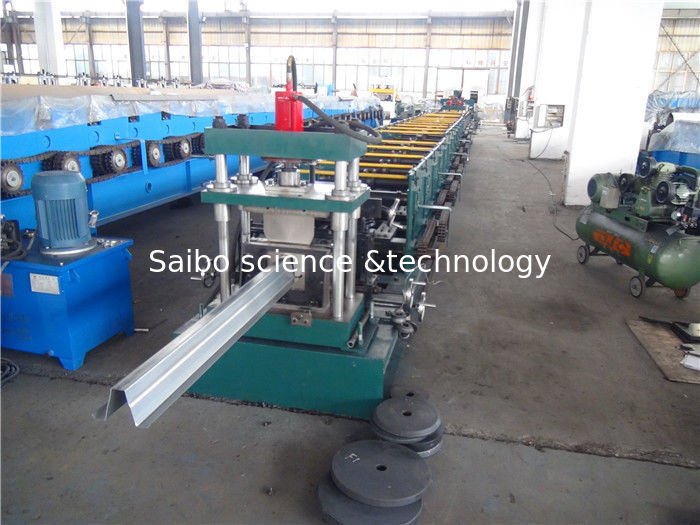 Hat Profile Cold Roll Forming Machine Chain Driving 550mm Steel Coil Width