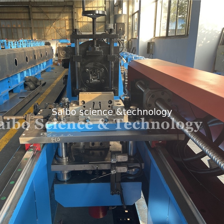2.5mm Steel Thickness Guide Rail Roll Forming Machine With 22 Stations
