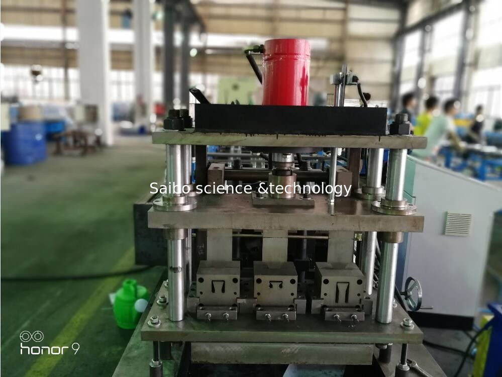 3 Rows Guide Rail Solar Roll Forming Machine for solar stands continues punching